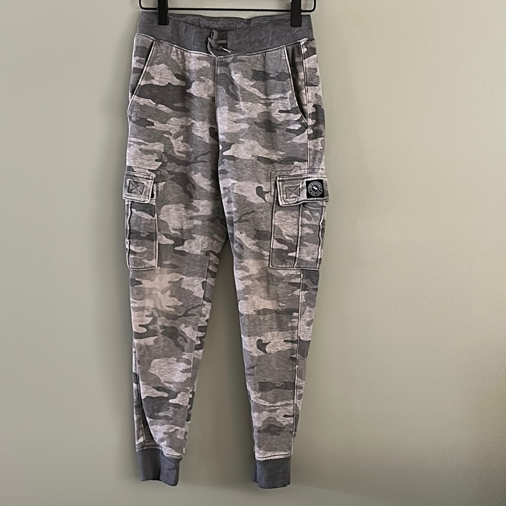 Abercrombie Kids Camo Cargo Joggers Grey Camouflage Size 13/14 Youth